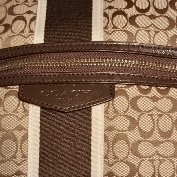 Coach EUC Signature Strip Tan Brown Fold Over Shoulder Cross Body Handbag Purse - Picture 3 of 11